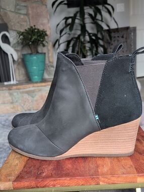 Tom's Wedge Booties